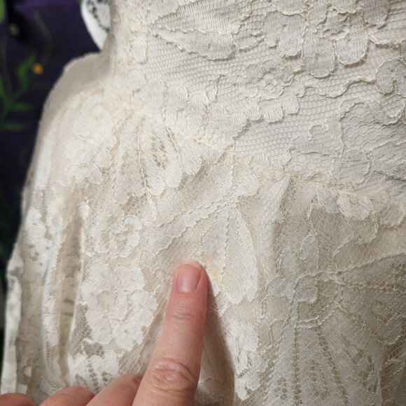 Vintage 1950s Fan Lace Wedding Gown with Beaded Illusion Neckline - Picture 12 of 15